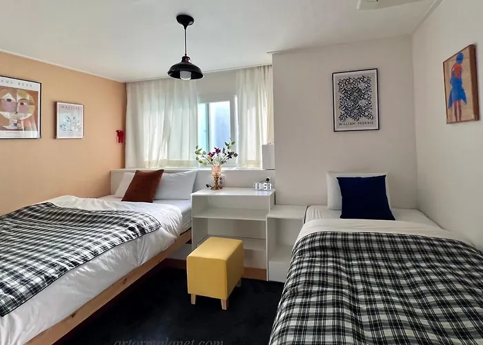 Hostel Ara125 *